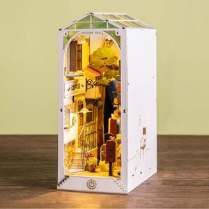 NIB Rolife DIY Book Nook Kit Sunshine Town, DIY Miniature bookend Creative craft